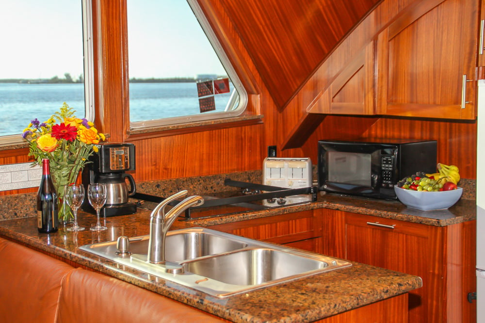 Key West Private Luxury Pro Fishing Yacht Charter Image 5